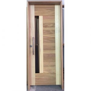 PORTA BB COM VISOR EM MADEIRA MACIÇA MONTADA NO BATENTE DE CX 14CM COM PUXADOR E FECHADURA ROLETE