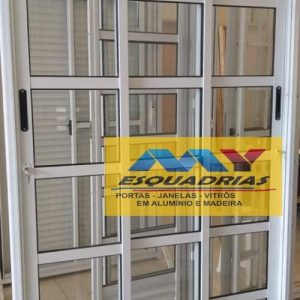 PORTA 3 PLANOS TRAVESSA ALUMINIO BRANCO VIDRO LISO COM FECHADURA E PUXADOR CONCHA
